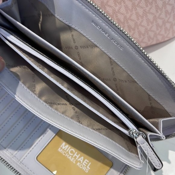 Michael Kors Jet Set Travel Large Travel Continental Wallet Leather Wristlet - Picture 8 of 16